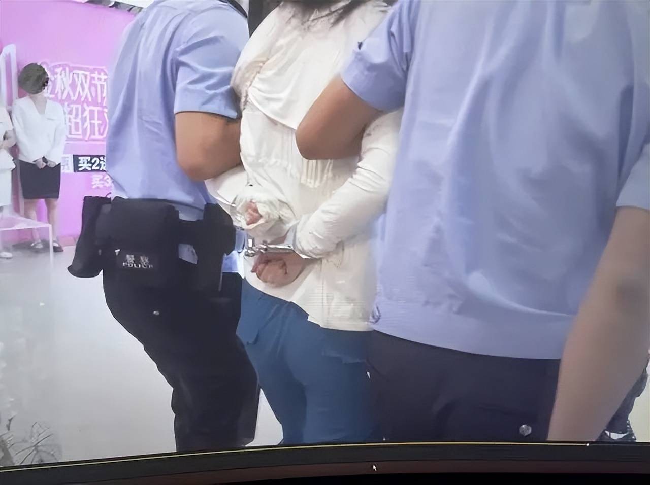 女子医美维权现场被拷走,四川娇点医学美容到底什么来头? 女子医美维权现场被拷走,四川娇点医学美容到底什么来头?